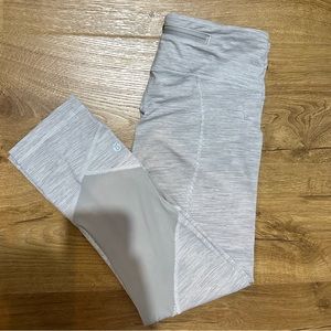 Lululemon size 6 leggings side pockets